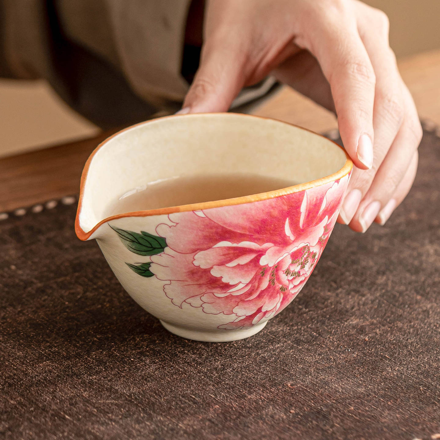 Bộ ấm trà gia đình cổ điển kiểu Trung Quốc bằng gốm sứ cao cấp có ngăn cách nước trà cho trà kung fu, biển trà tinh tế.