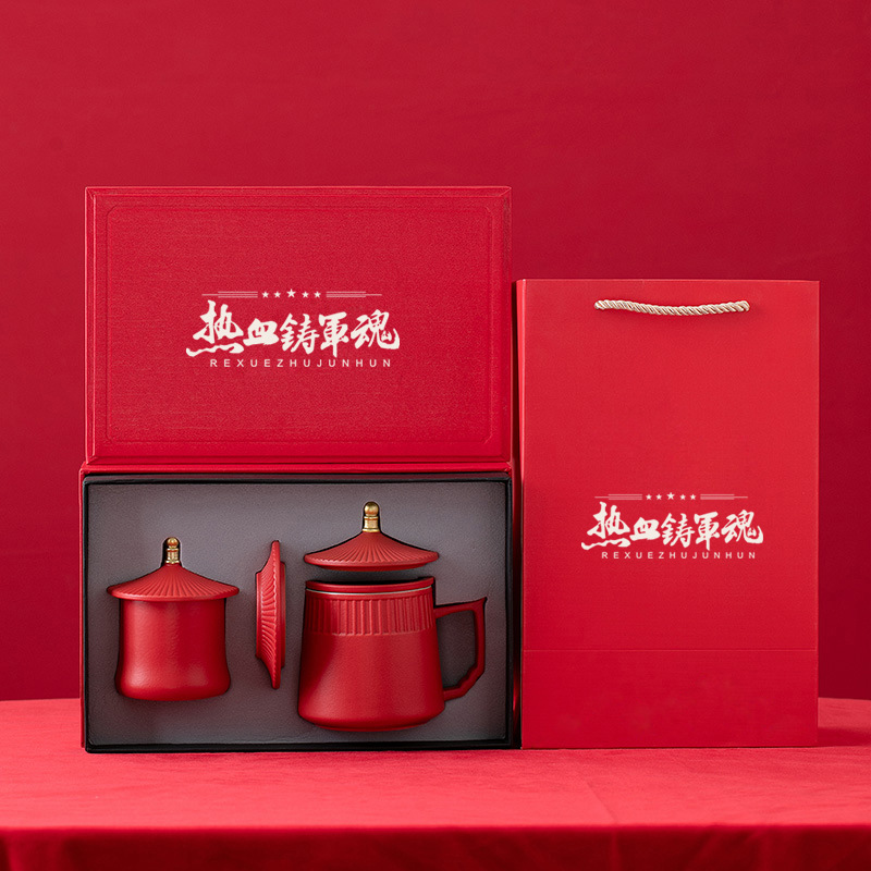 Quà lưu niệm cho các cựu chiến binh xuất sắc