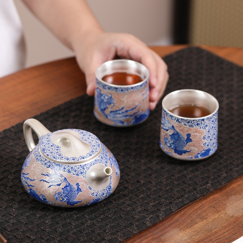 Bộ ấm chén trà Kung Fu hình cá mạ bạc, dùng trong nhà, gốm sứ cao cấp nhẹ nhàng sang trọng, gồm 1 ấm và 2 chén.