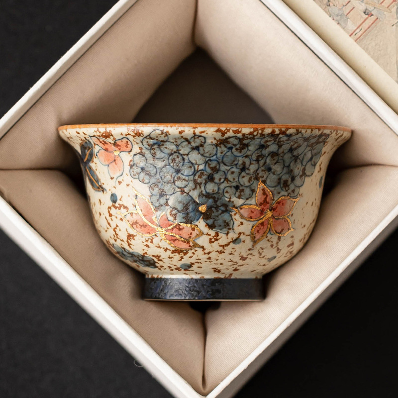 Cốc trà gốm sứ cao cấp màu xanh và trắng đá lửa đỏ sơn vàng hoa cẩm tú cầu dập tay cốc lớn chủ nhân cốc trà cốc trà