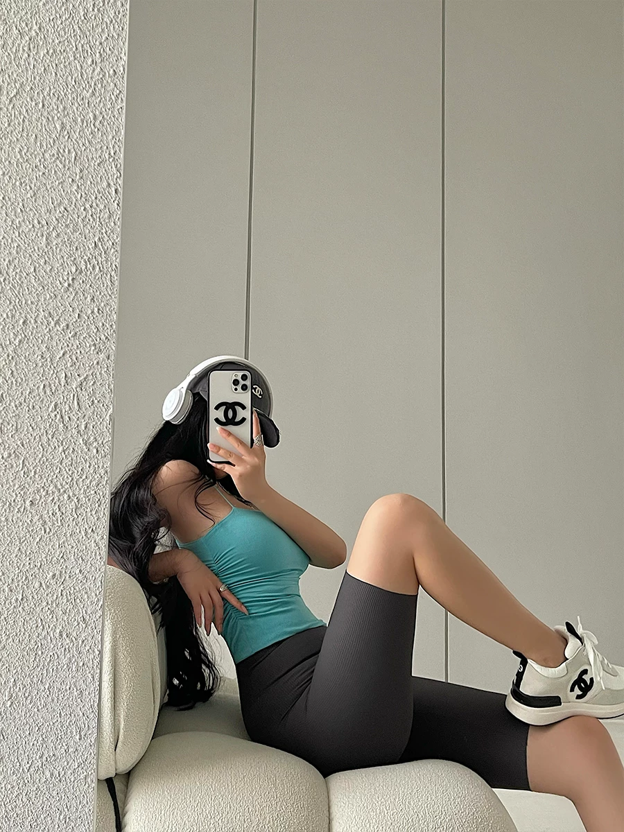 YoungGirlDay phong cách hot girl gợi cảm ôm sát vai mỏng có dây đeo vai xếp ly ngắn crop top áo ống ngắn