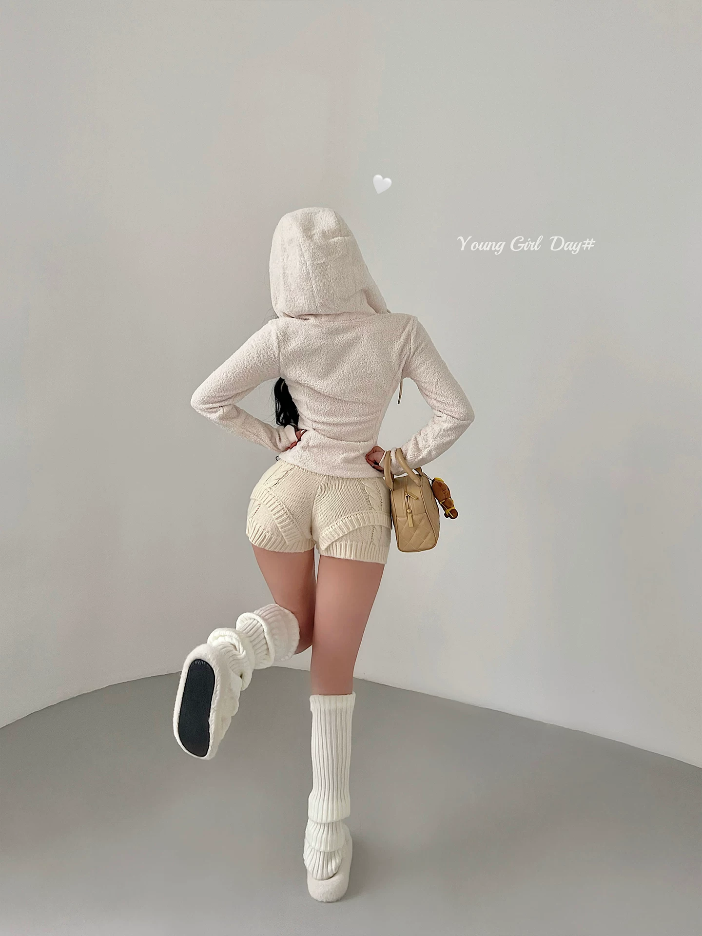 YoungGirlDay khao khát thuần khiết cô gái nóng bỏng gợi cảm eo thấp ôm sát co giãn chất liệu len dệt kim xoắn quần short thường ngày
