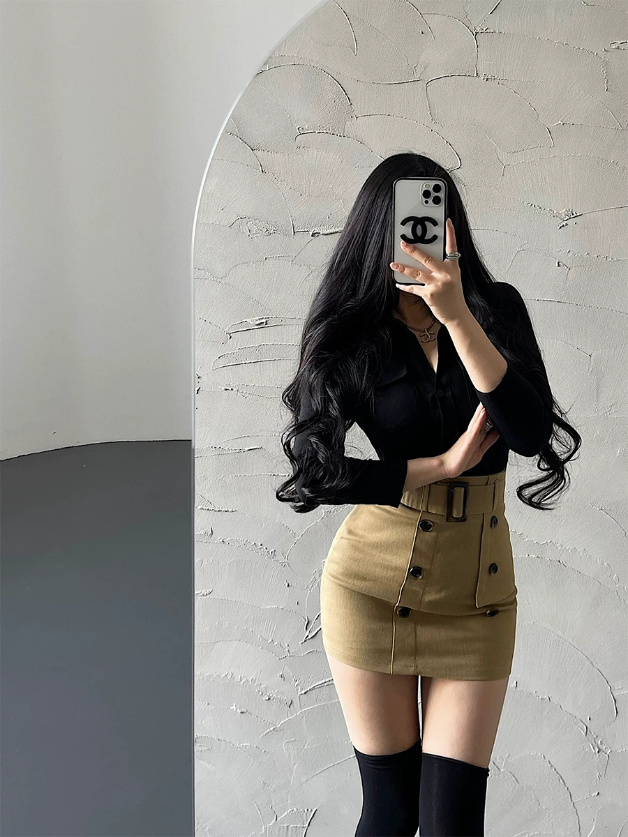 YoungGirlDay khao khát thuần khiết gợi cảm áo sơ mi dài tay một hàng khuy, bộ váy ngắn ôm hông cạp cao kèm thắt lưng