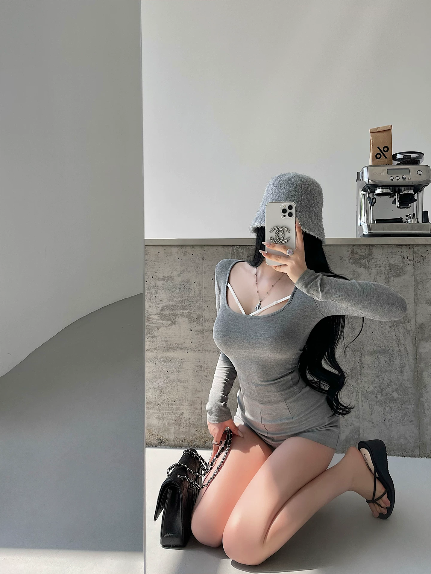 YoungGirlDay phong cách thuần khiết gợi cảm Áo thun dài tay cổ chữ U phối màu, thắt dây chéo, ôm sát cơ thể