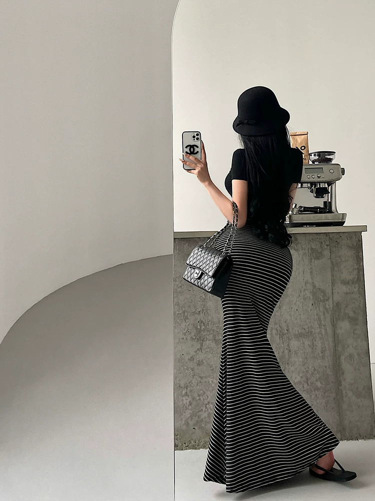 YoungGirlDay Phong cách truyện tranh Hàn Quốc thuần khiết khao khát phong cách lười biếng váy dài đuôi cá sọc cạp cao có dây rút co giãn ôm hông.