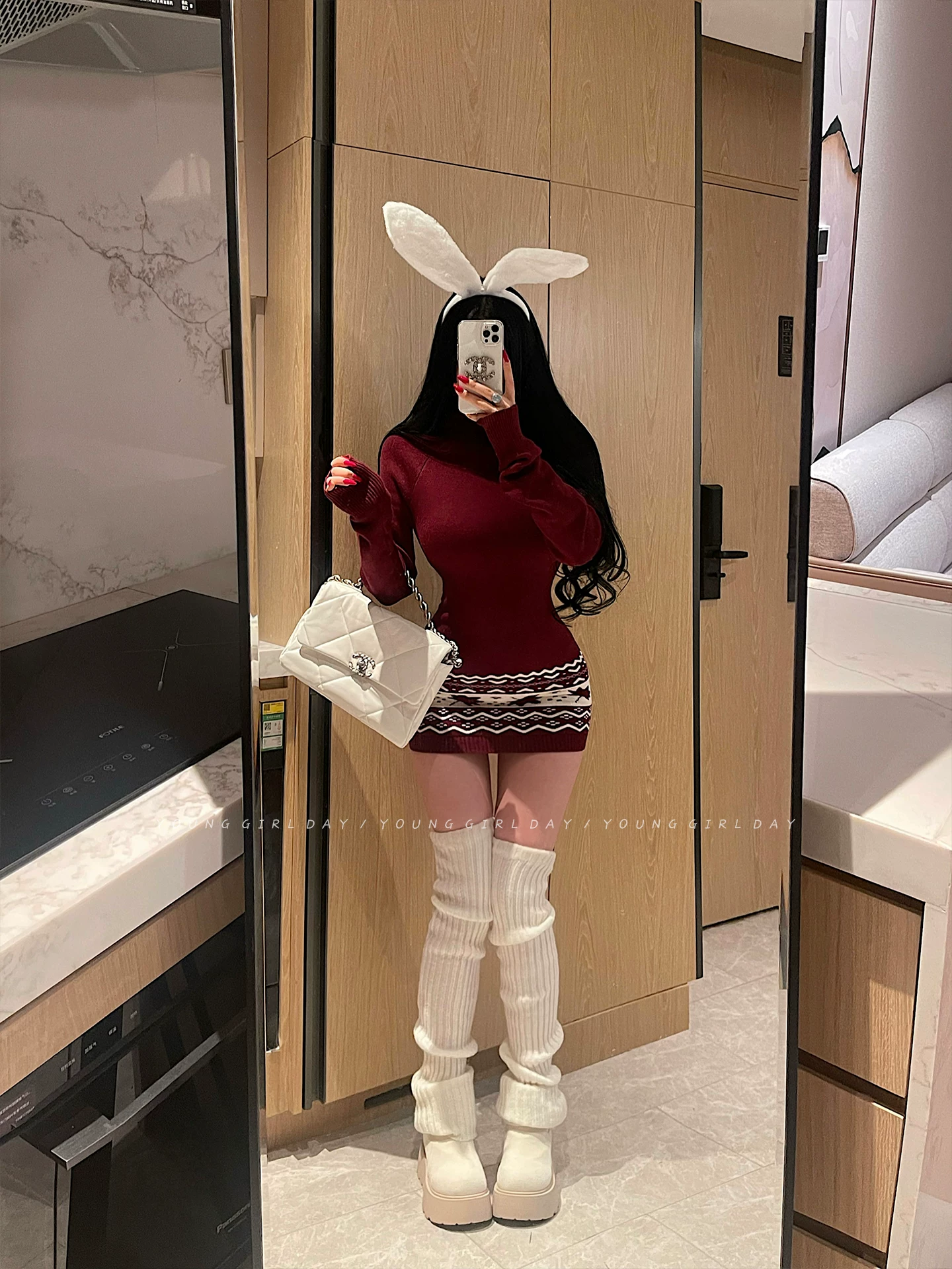 YoungGirlDay Năm mới và Giáng sinh không khí đầy khao khát thuần khiết Váy dệt kim jacquard cổ cao ôm sát váy ngắn bodycon