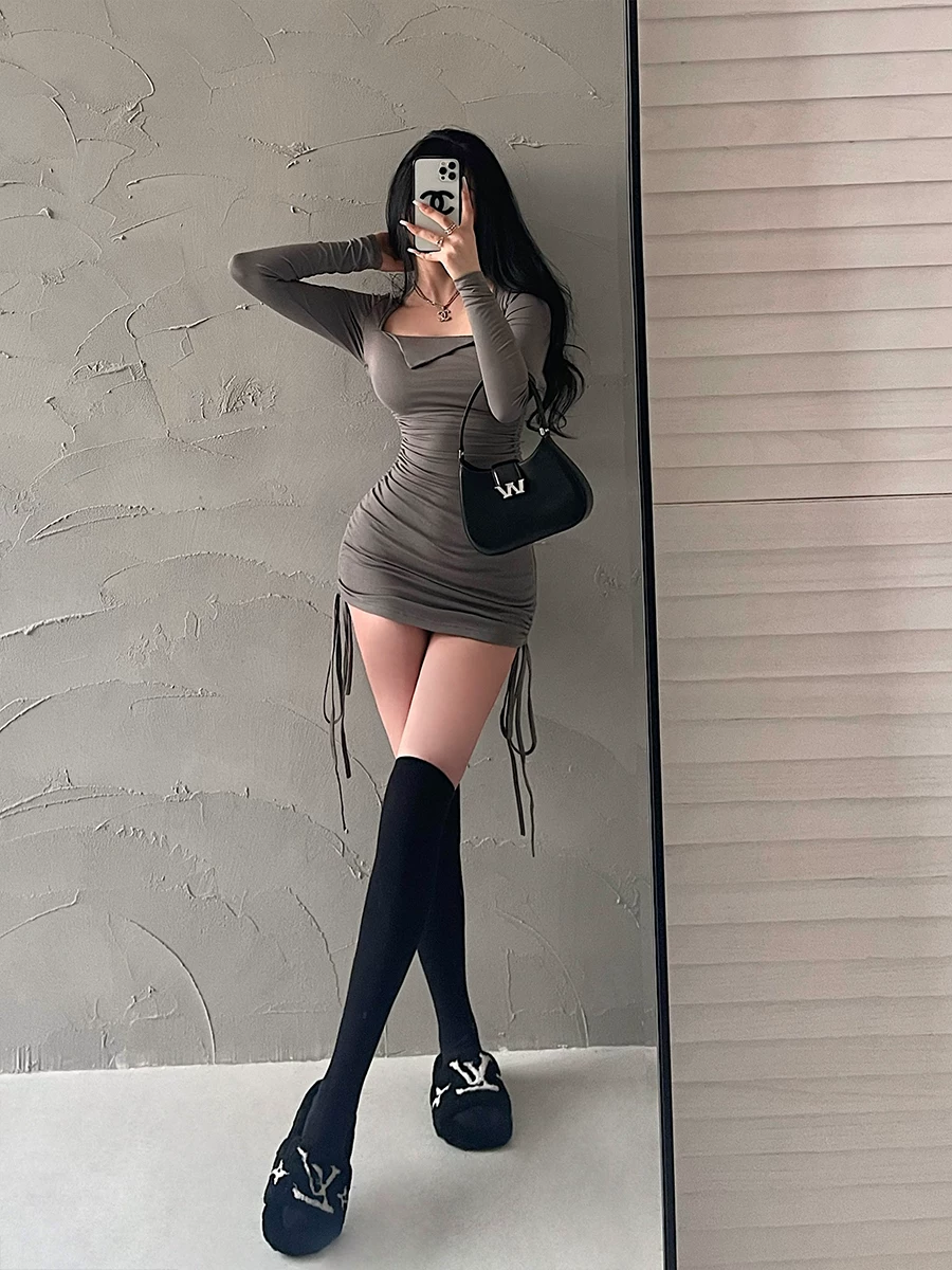 YoungGirlDay phong cách thuần khiết gợi cảm cổ vuông ôm vừa vặn dây rút xếp nếp váy dài tay ôm sát váy ngắn