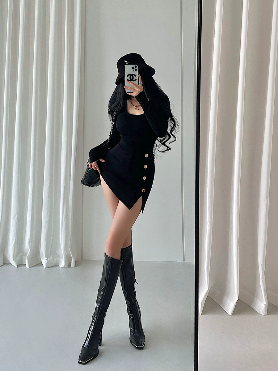 YoungGirlDay váy ngắn ôm sát eo cao gợi cảm, có nút trang trí, xẻ tà bên hông, ôm sát hông