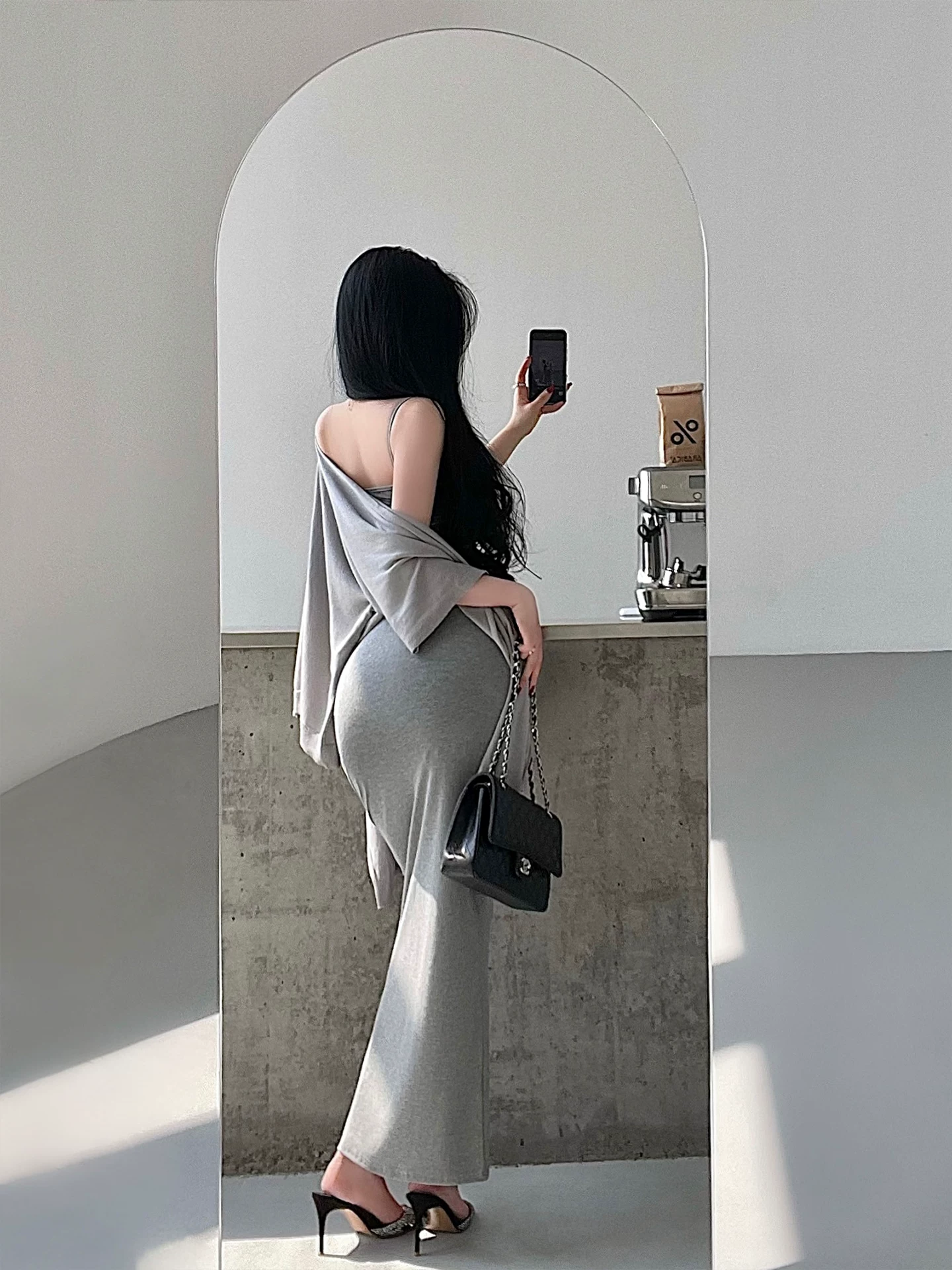 Váy dài ôm sát, chất liệu co giãn, cạp cao, phong cách YoungGirlDay Kardashian, gợi cảm, quyến rũ, thuần khiết.