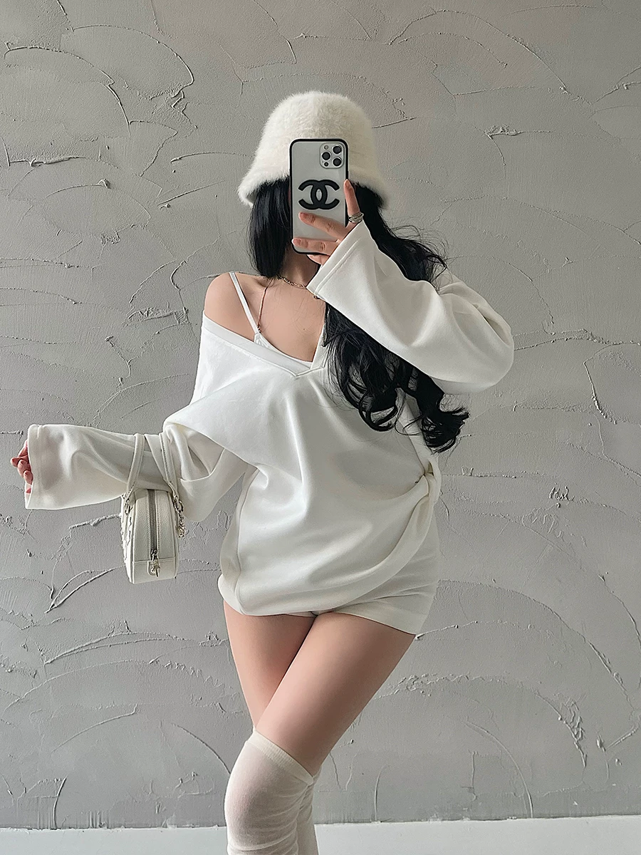 YoungGirlDay Áo nỉ dáng rộng cổ chữ V cỡ lớn thời trang kiểu Mỹ có đệm ngực và bộ quần short cạp cao
