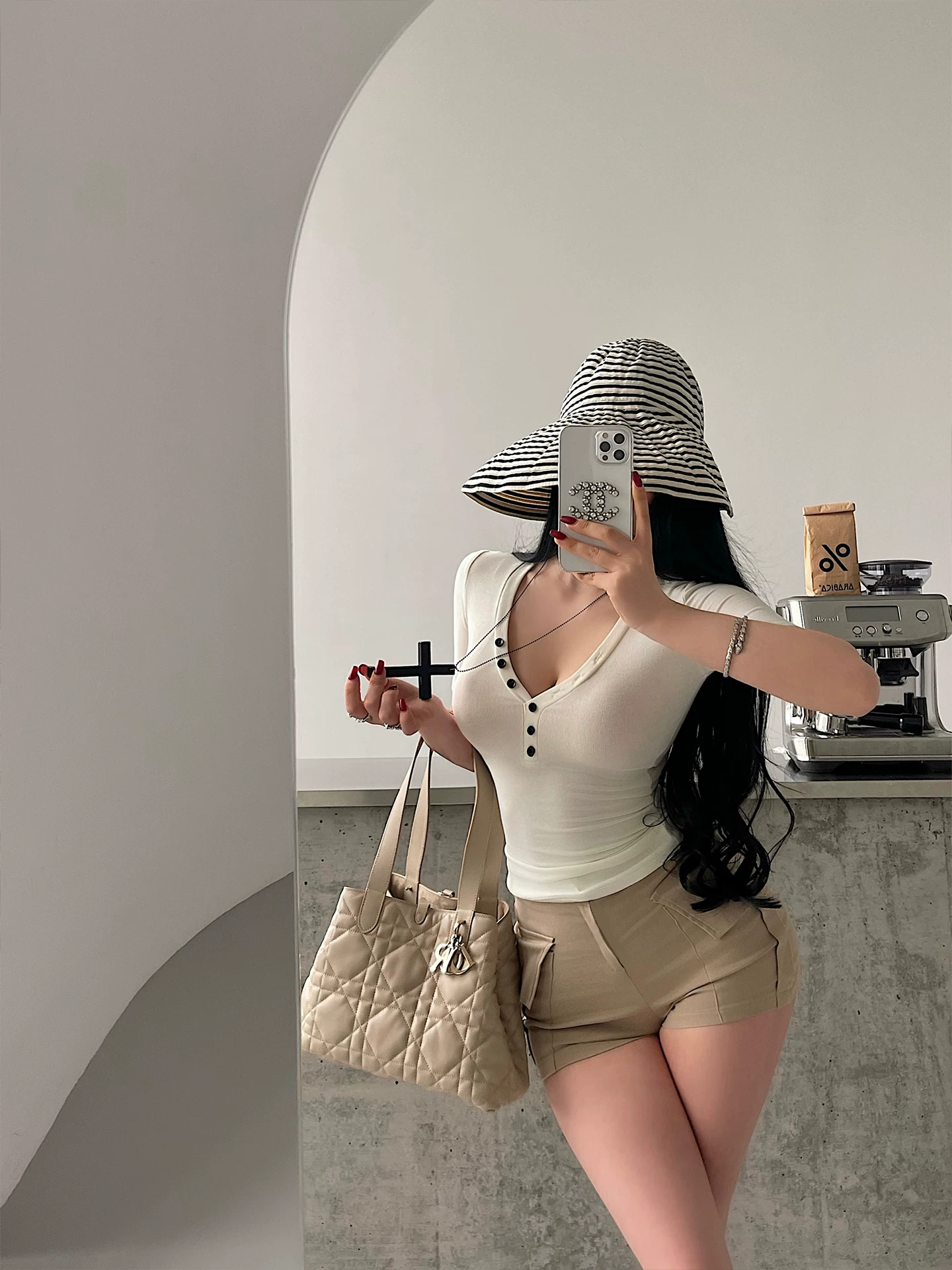 YoungGirlDay Pure Desire hot girl gợi cảm cổ chữ V một hàng khuy ôm vừa vặn co giãn đa năng áo thun ngắn tay