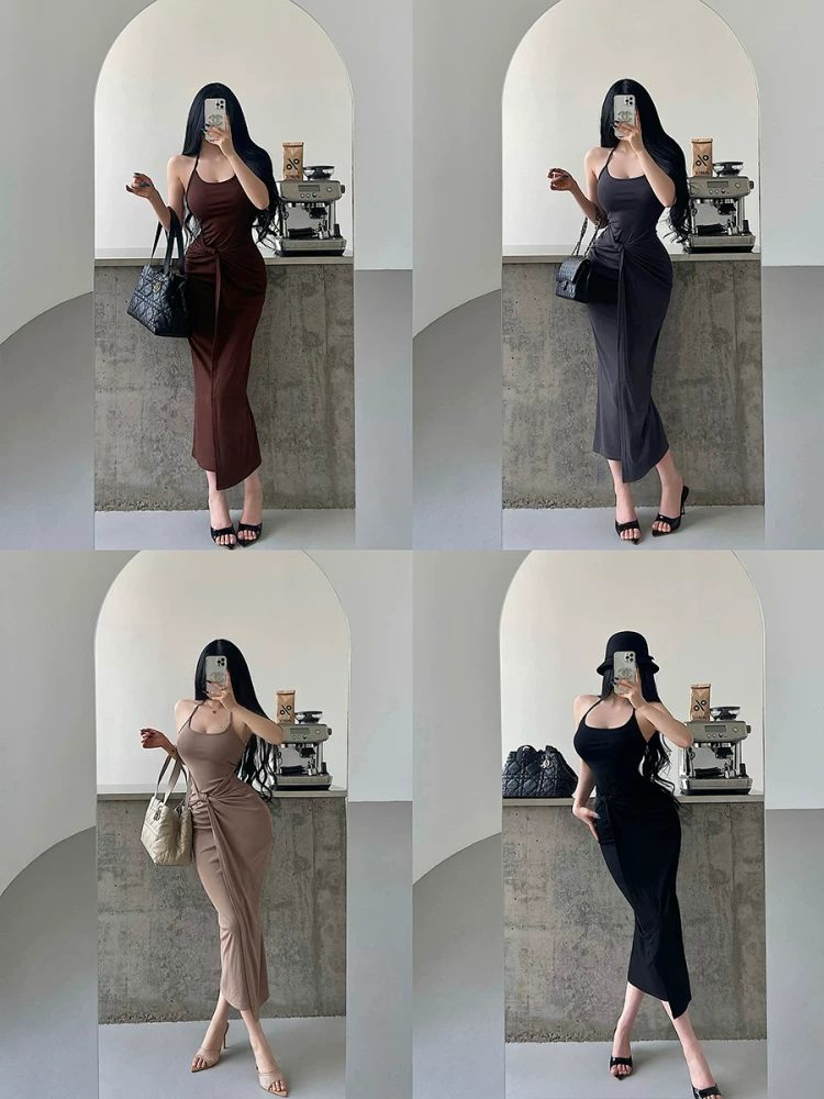 Đầm dài ôm sát body, cổ halter, lưng trần, xếp ly, eo thon, phong cách gợi cảm, quyến rũ, kiểu dáng trẻ trung, thuần khiết.