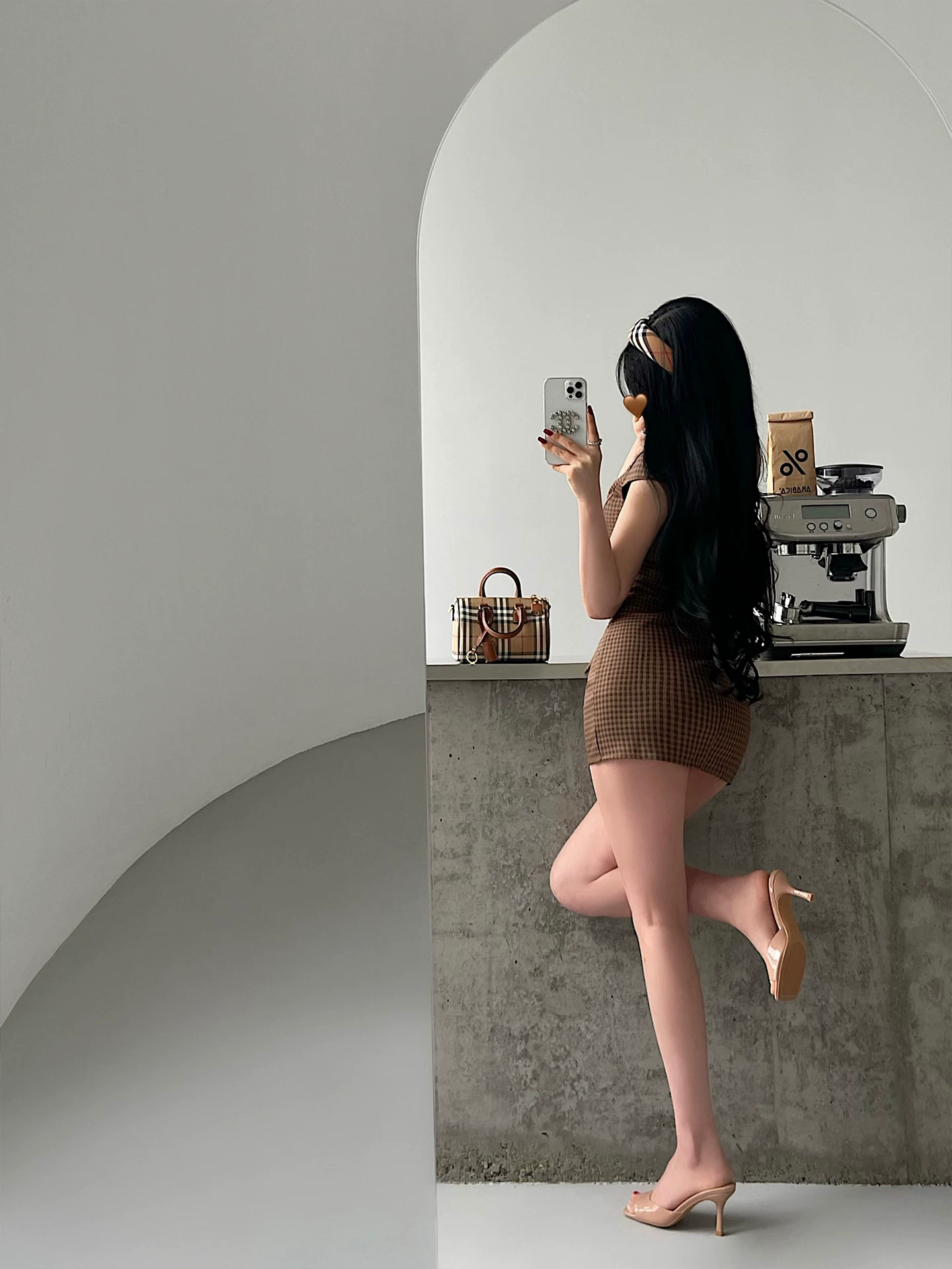 YoungGirlDay phong cách retro thuần khiết gợi cảm thắt lưng ôm eo váy ôm sát kẻ sọc váy ngắn