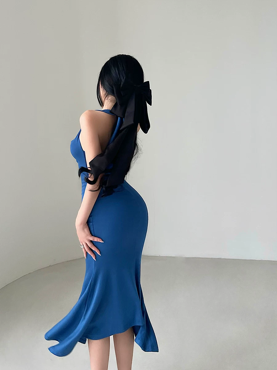 YoungGirlDay phong cách thuần khiết gợi cảm, váy ôm sát bodycon đuôi cá, váy dài vừa phải, cổ yếm