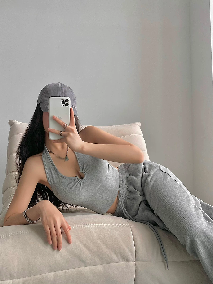 YoungGirlDay gợi cảm, ôm sát, thiết kế khoét lỗ bằng kim loại, áo crop top ngắn, áo ba lỗ cổ yếm