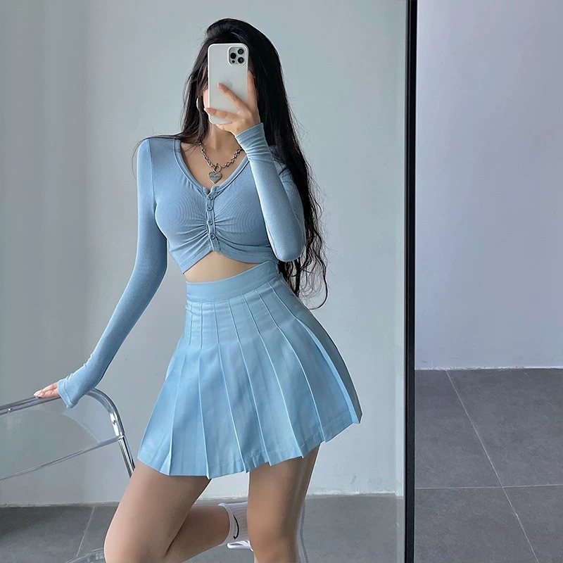 YoungGirlDay Váy xếp ly cạp cao kiểu Âu Mỹ, giúp thon gọn và trẻ trung, có quần short an toàn bên trong.