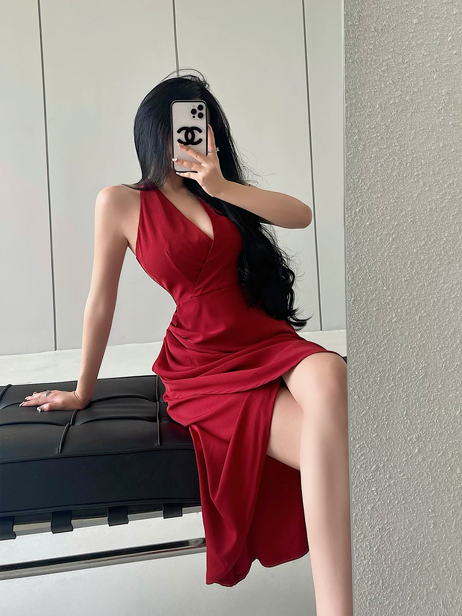 YoungGirlDay Pure Desire Hot Girl Sexy Deep V Slim Fit Váy dây buộc eo dài vừa phải.