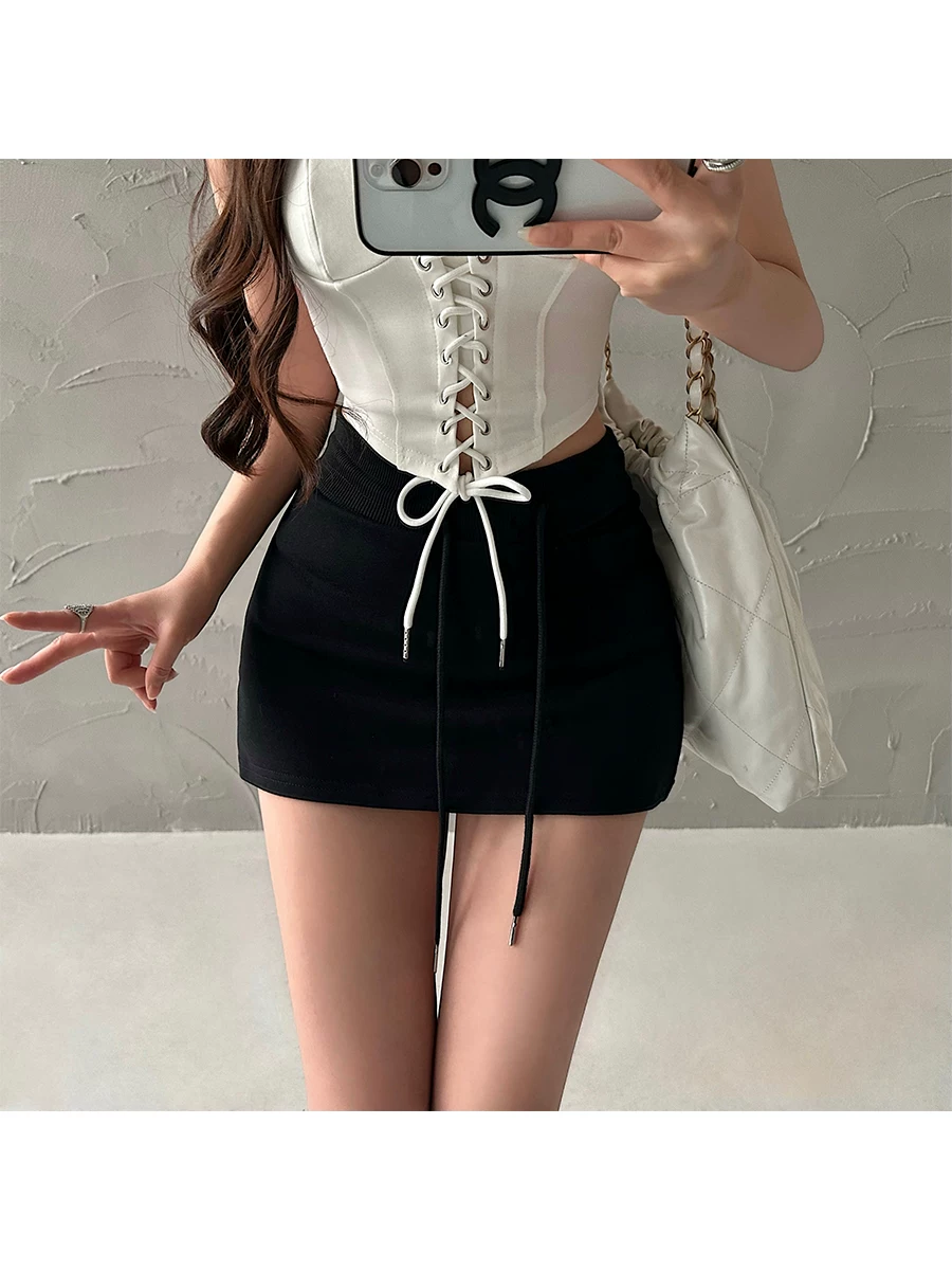 YoungGirlDay Quần short an toàn chống lộ hàng cạp cao gợi cảm có dây rút chống lộ hàng với váy ngắn ôm sát hông.