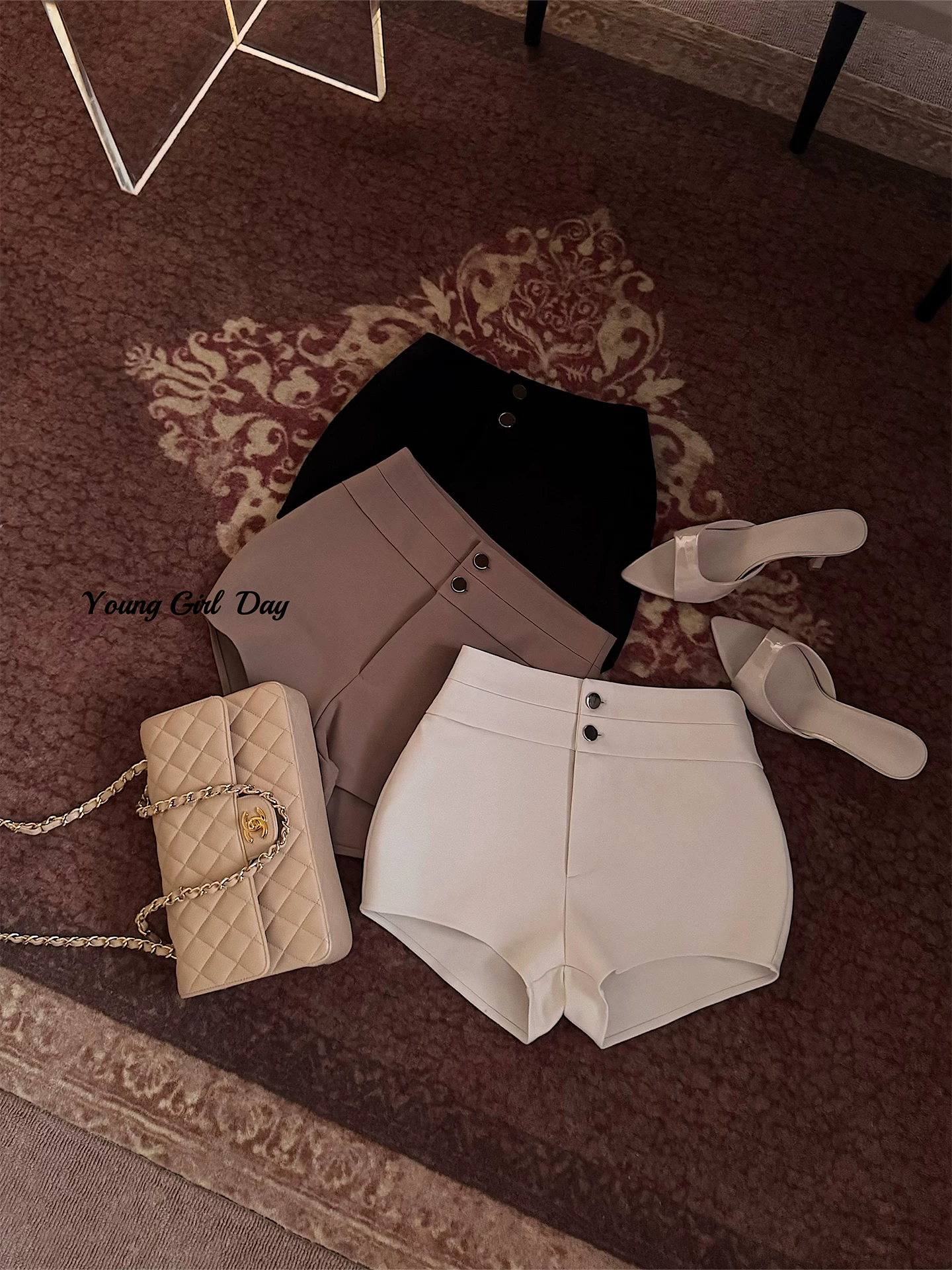 YoungGirlDay Quần short nâng mông, tôn dáng, kiểu dáng truyện tranh Hàn Quốc, gợi cảm, cạp cao, giúp nâng mông và làm cho đôi chân trông dài hơn, quần short đa năng và quần short gợi cảm.