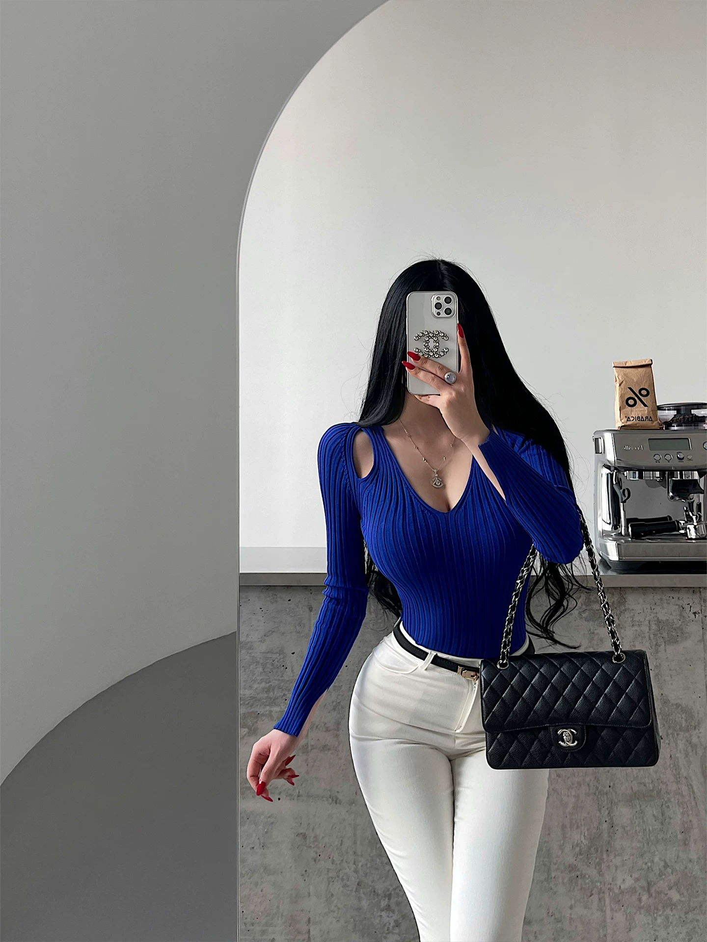 YoungGirlDay Phong cách trưởng thành Pure Desire Cổ chữ V khoét vai Slim Fit Áo dệt kim dài tay.