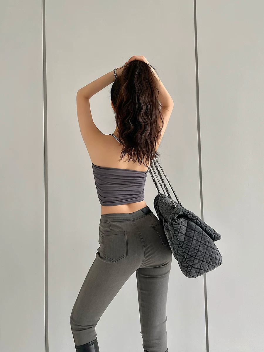 Áo crop top ngắn bó sát gợi cảm YoungGirlDay với thiết kế áo ống hai lớp có dây thun co giãn.
