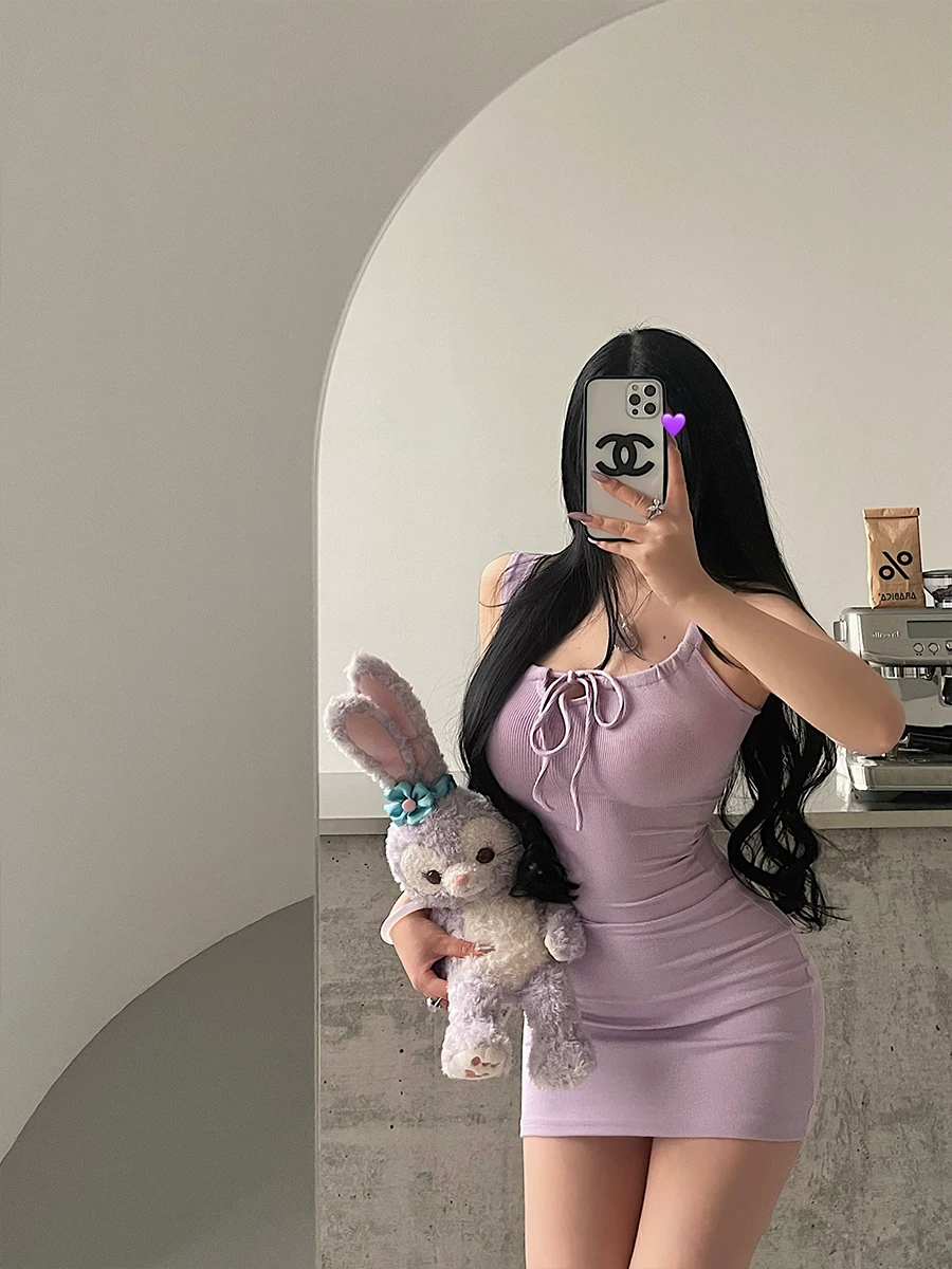 YoungGirlDay khao khát thuần khiết gợi cảm, váy ôm sát eo thắt nơ, váy ngắn có dây đeo spaghetti