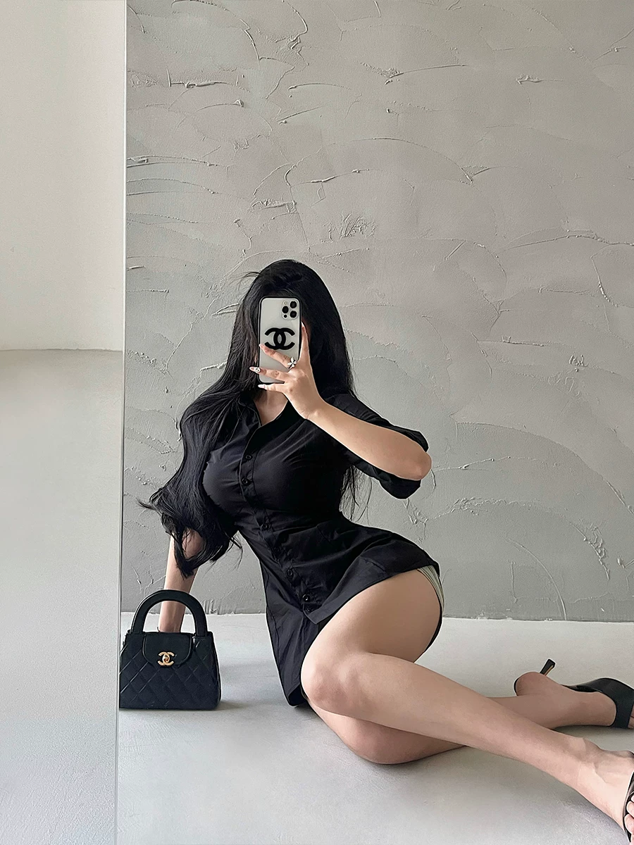 YoungGirlDay Thời trang Hàn Quốc thuần khiết khao khát, áo sơ mi dáng ôm vừa vặn, eo xếp nếp, tay áo dài vừa phải, váy ngắn.