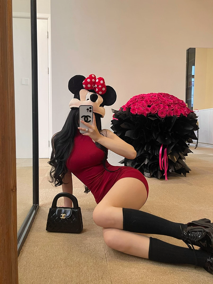 YoungGirlDay khao khát thuần khiết cô gái nóng bỏng gợi cảm áo ba lỗ không tay cổ cao quần short cạp thấp kiểu dáng thời thượng