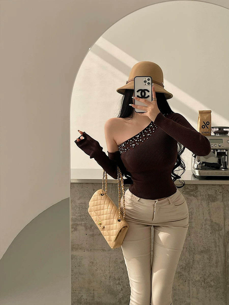 YoungGirlDay khao khát thuần khiết hot girl gợi cảm đính kim cương cổ áo bất đối xứng lệch vai tay áo có thể tháo rời áo dệt kim