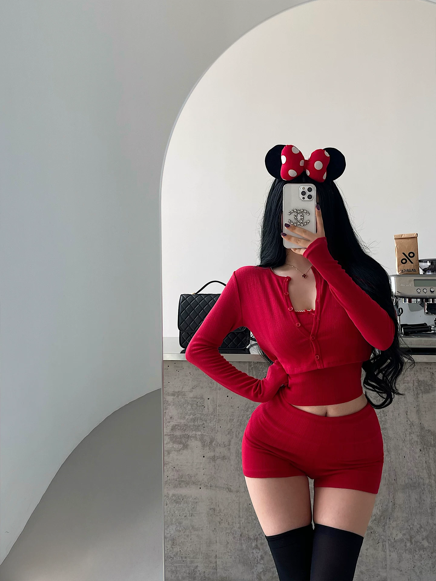 YoungGirlDay phong cách thuần khiết gợi cảm áo yếm dài tay cài cúc đơn, bộ quần short hai lớp ôm eo