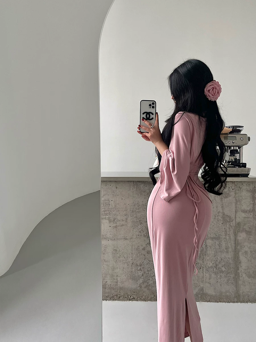 YoungGirlDay Váy bodycon dài vừa phải, cổ chữ V sâu gợi cảm, có dây buộc eo, xẻ lưng