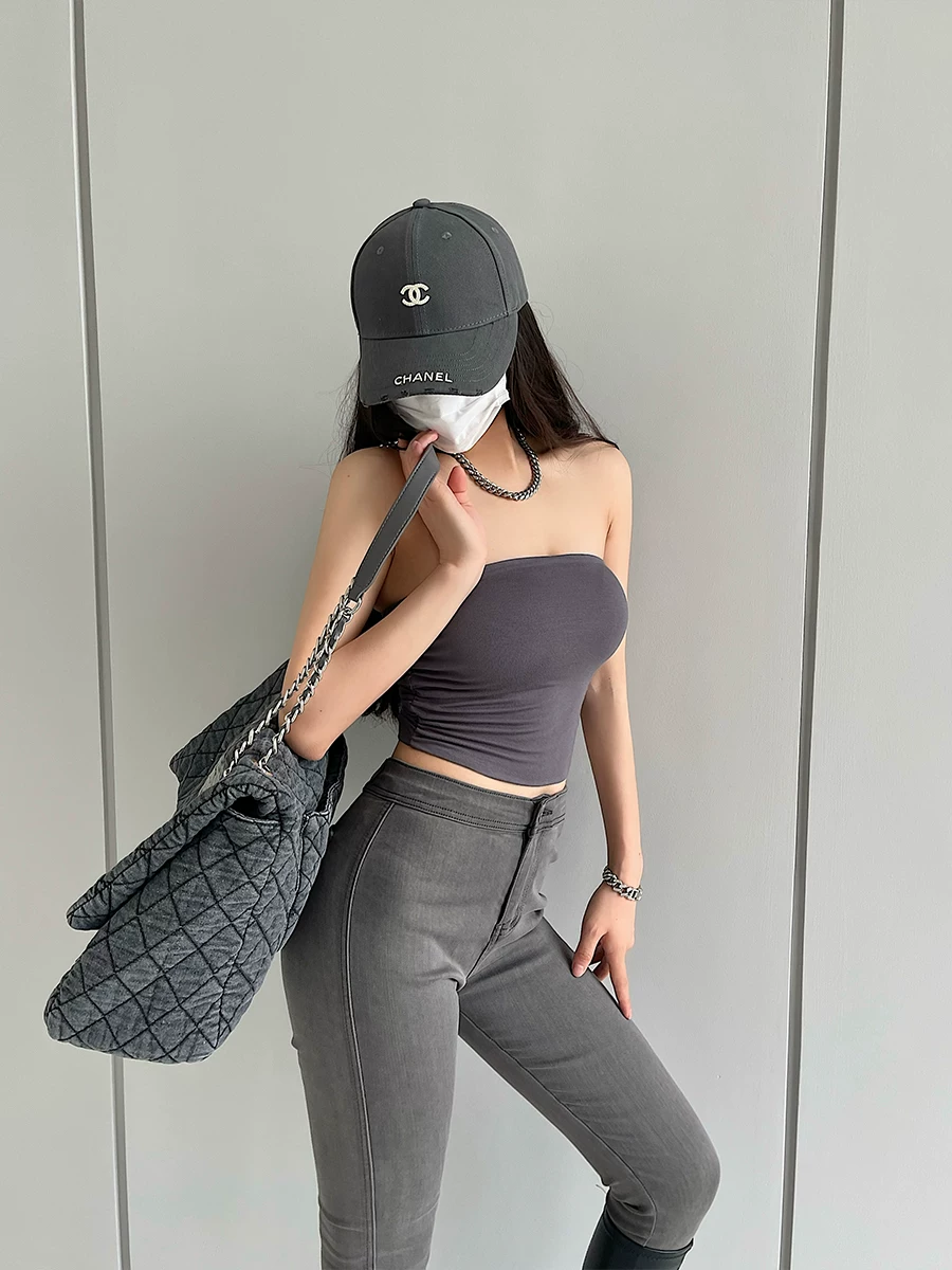 Áo crop top ngắn bó sát gợi cảm YoungGirlDay với thiết kế áo ống hai lớp có dây thun co giãn.