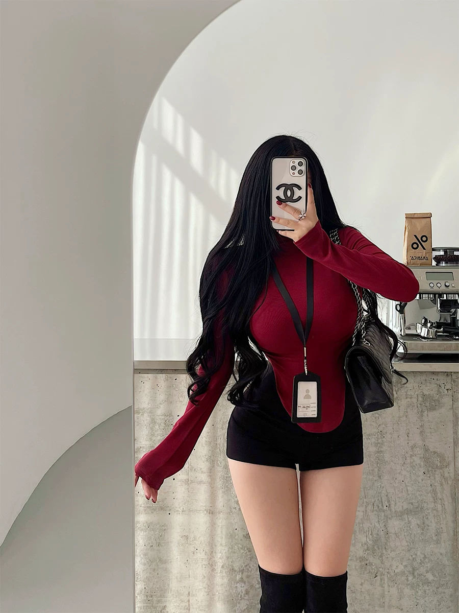 YoungGirlDay phong cách thuần khiết gợi cảm, cổ cao, xếp ly, viền cong, chất liệu lông cừu, áo thun dài tay, áo thun lớp lót bên trong