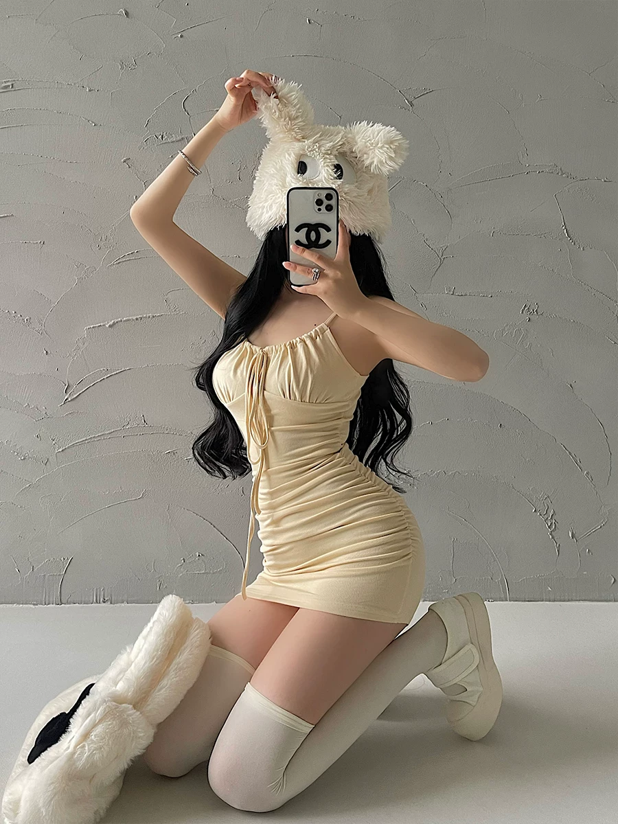 YoungGirlDay phong cách thuần khiết gợi cảm, ôm sát, có dây rút, xếp ly, váy ngắn có dây đeo spaghetti