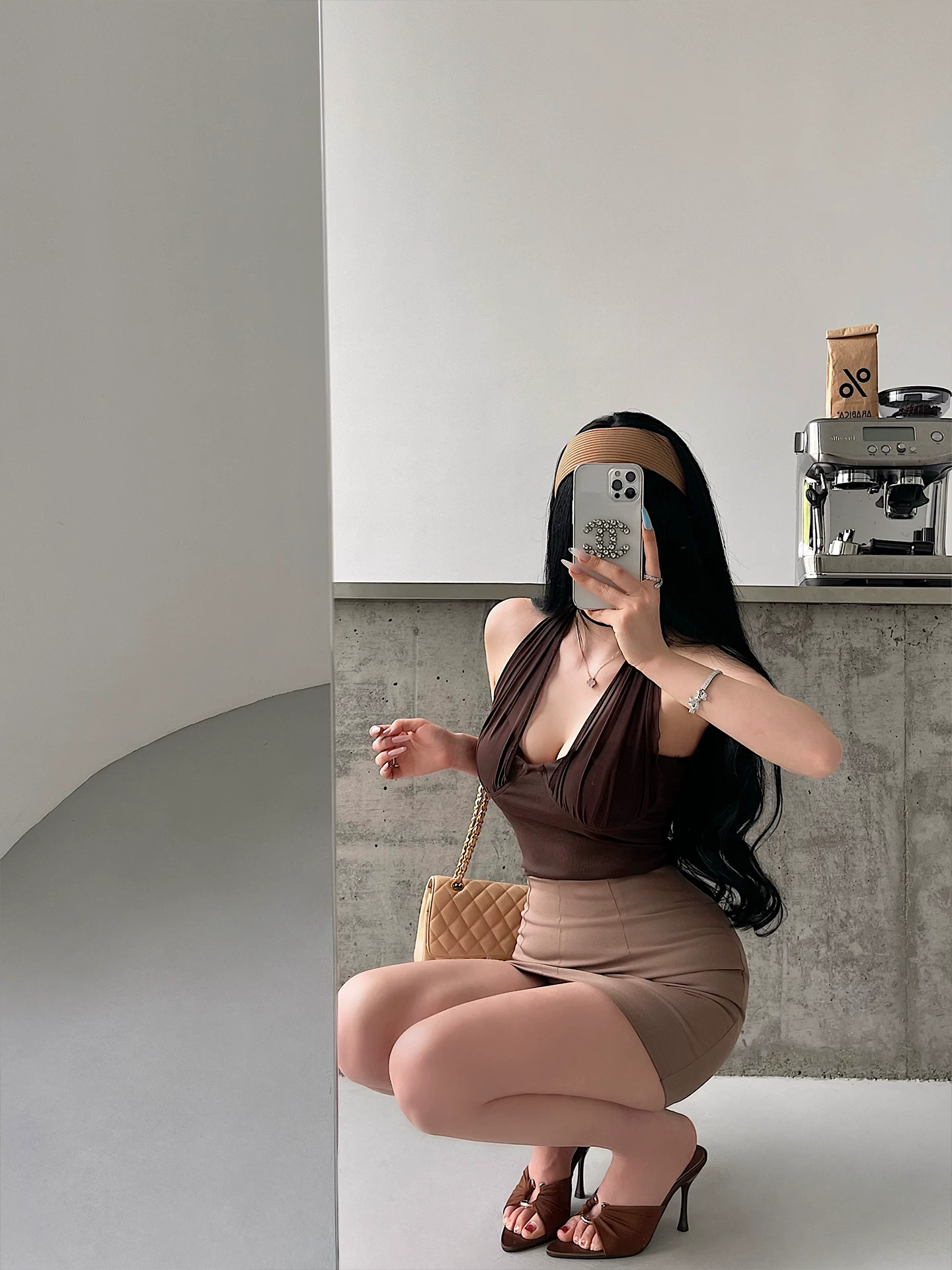 Áo kiểu YoungGirlDay thuần khiết gợi cảm, hở lưng, ôm sát cơ thể, có mút ngực tích hợp, áo hai dây lưới phối ren.