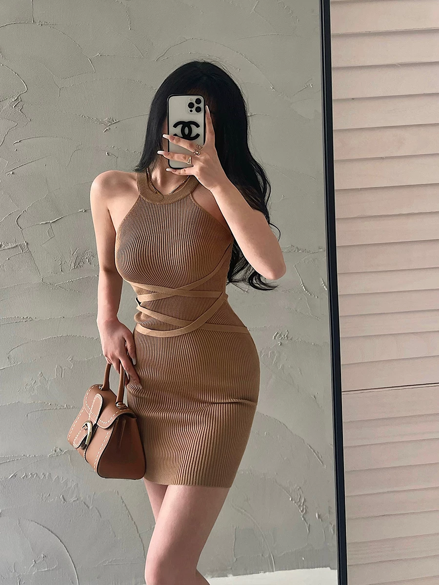 YoungGirlDay phong cách thuần khiết gợi cảm, ôm sát, không tay, thắt eo, váy dệt kim ôm sát, váy ngắn