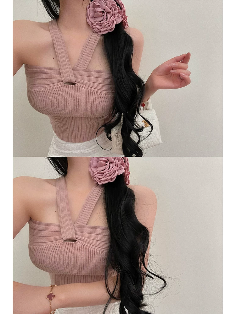 Áo thun ôm sát gợi cảm, kiểu dáng trẻ trung, phong cách YoungGirlDay, thiết kế hở vai, chất liệu thun dệt kim, cổ halter.