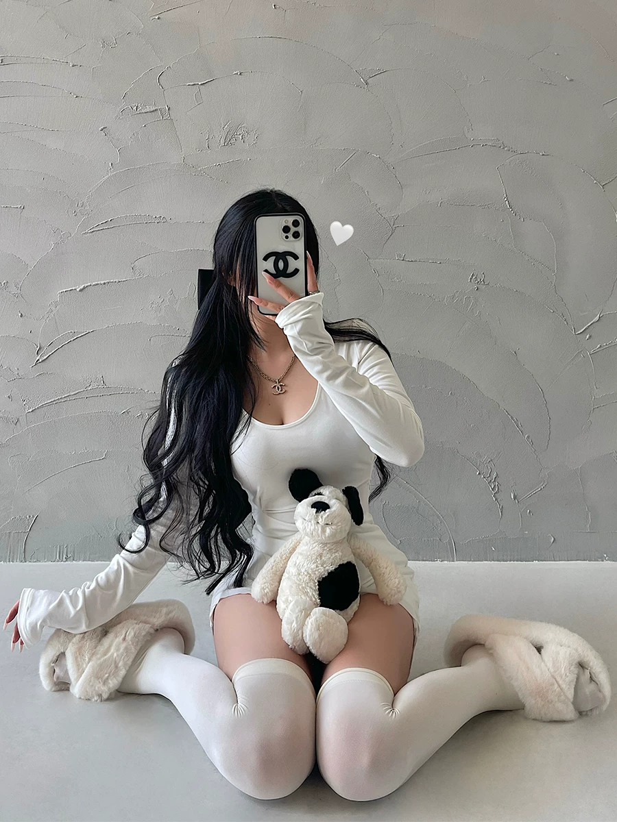 YoungGirlDay khao khát thuần khiết phong cách cô gái ngọt ngào gợi cảm cổ chữ V ôm sát eo xếp nếp áo thun dài tay cơ bản