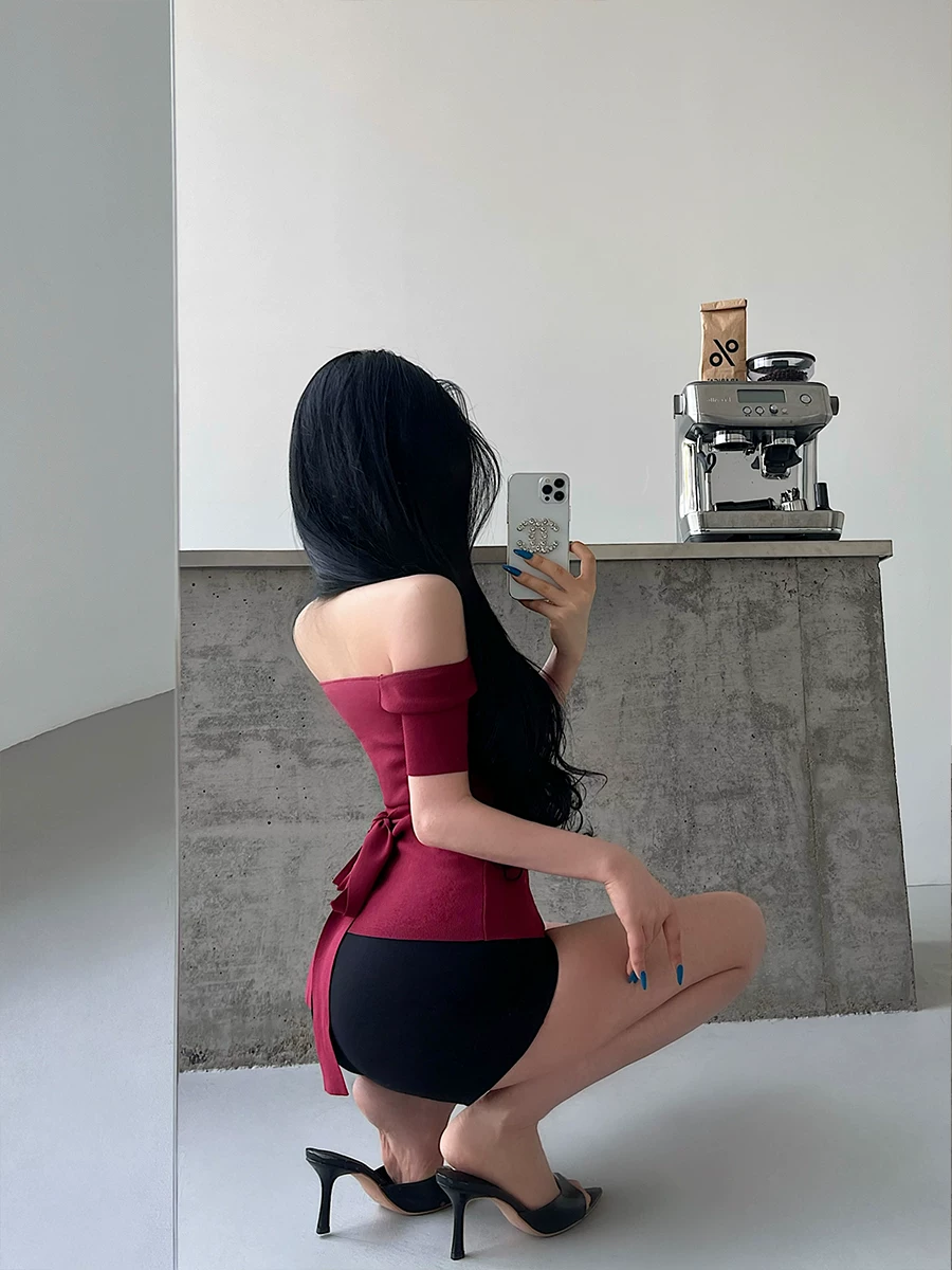 YoungGirlDay Pure Desire Style Áo thun dệt kim tay ngắn lệch vai gợi cảm, thắt eo, giảm béo eo.