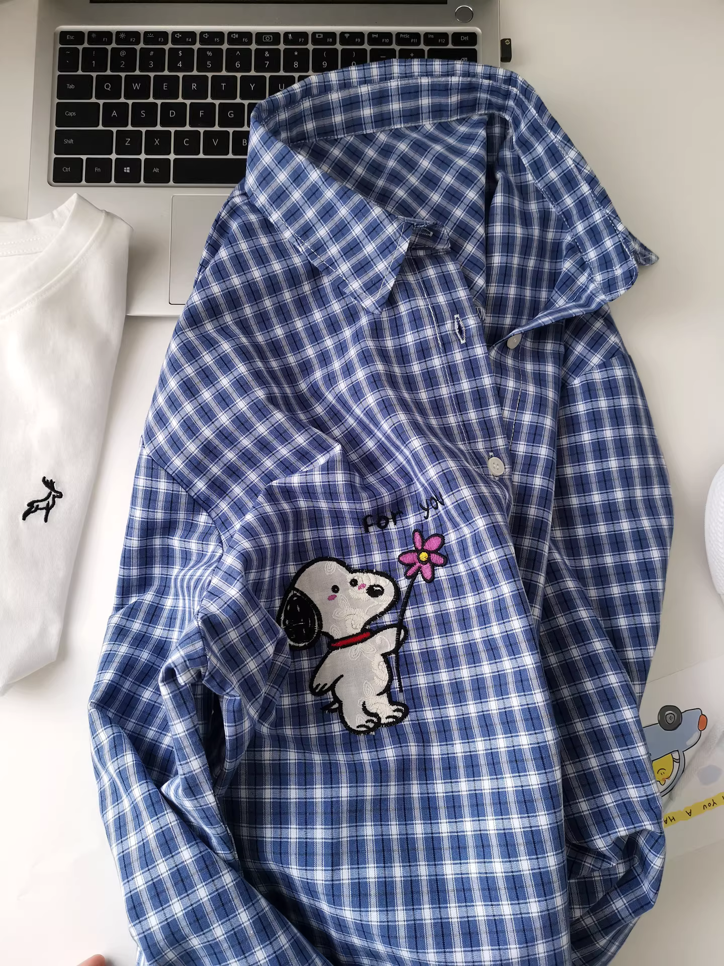 Áo sơ mi kẻ sọc xanh lớn thêu hình chó con dành cho nữ, áo sơ mi cotton nguyên chất đa năng phong cách Hàn Quốc, phong cách mới mùa xuân 2026