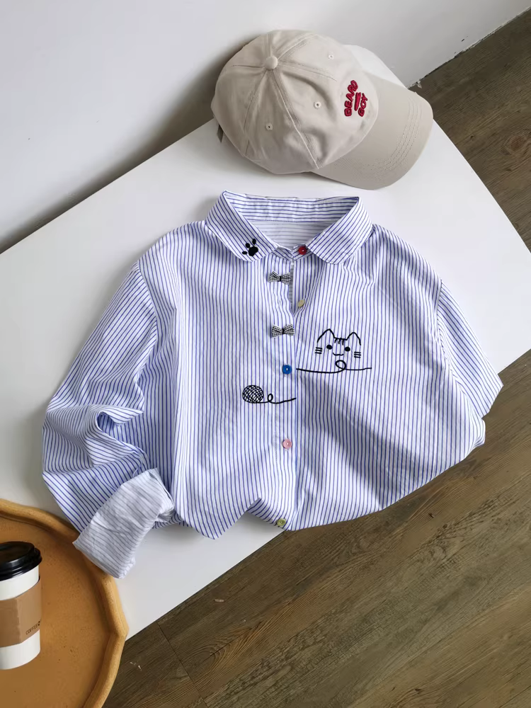 Áo sơ mi sọc dọc thoải mái CHAO, đa năng và mỏng, thích hợp để phối lớp, áo sơ mi dài tay dáng rộng cơ bản dành cho nữ.