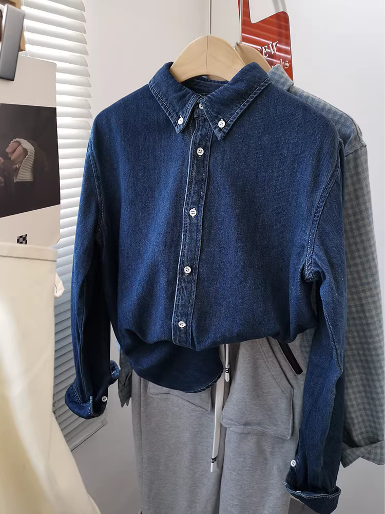 Áo sơ mi dài tay có lớp lót lông cừu dày dặn, chất liệu denim mềm mại, kiểu dáng rộng rãi, áo sơ mi đơn giản cổ điển dành cho nữ trong mùa đông.