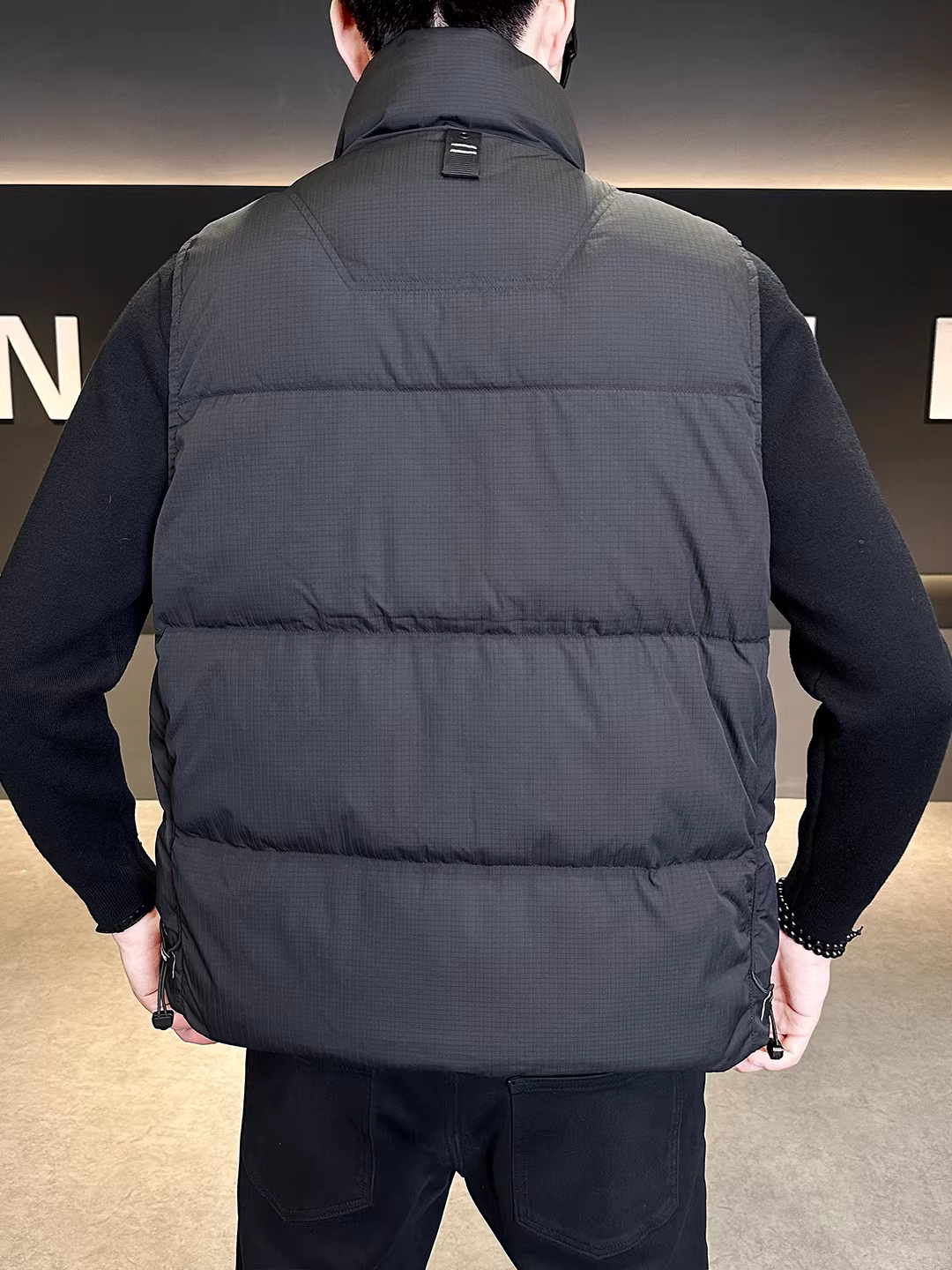 Áo gile nam cổ đứng ngắn, thời trang thu đông 2025 mới, kiểu dáng rộng rãi, đa năng, không tay