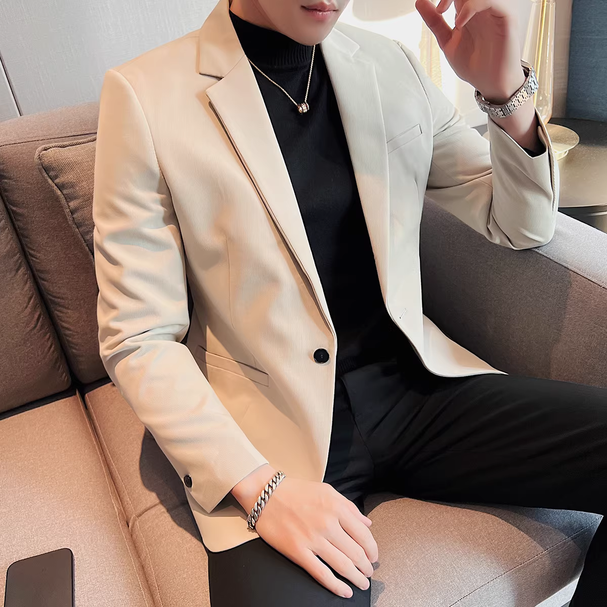 Áo khoác vest nam chất liệu cao cấp, kiểu dáng thời trang, ôm dáng, lịch lãm, đơn hàng khuy, phong cách Anh quốc.