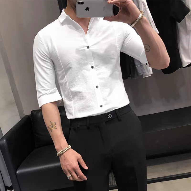 Áo sơ mi nam tay ba phần mùa hè, áo sơ mi nam ngắn tay chất liệu lụa đá mỏng, kiểu dáng ôm body màu trắng, thiết kế cao cấp.