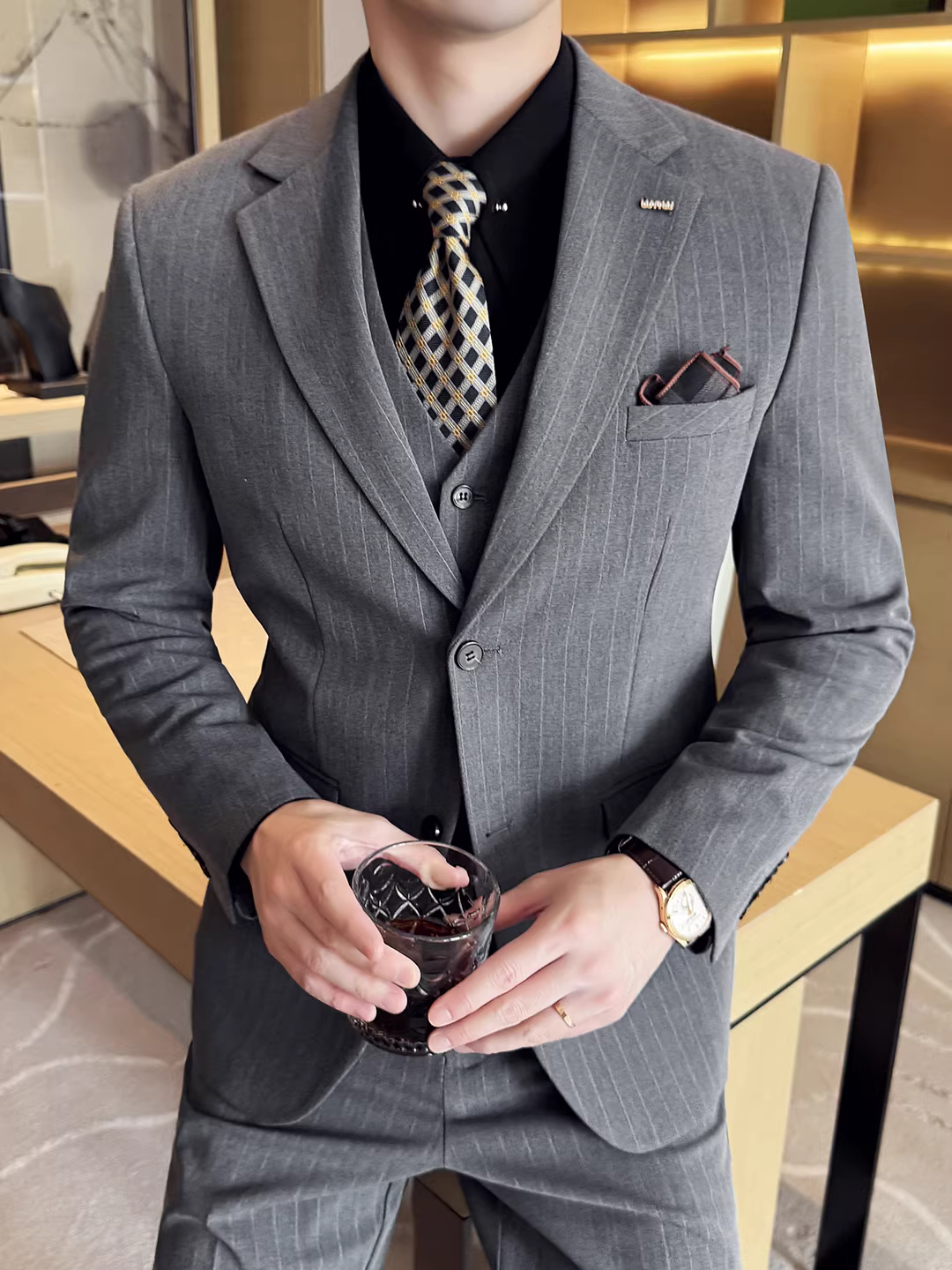 Bộ vest nam hai cúc kẻ sọc, vest công sở lịch lãm, ôm dáng, chất liệu cao cấp, bộ vest cưới ba mảnh