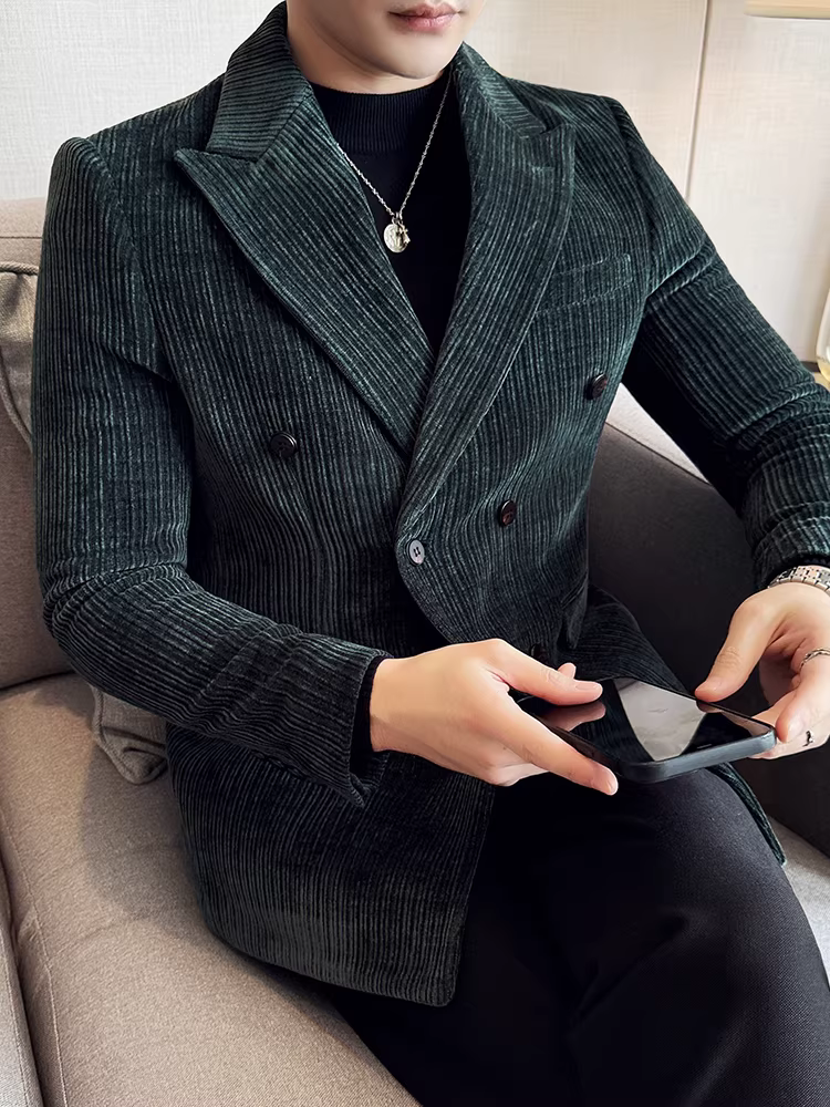 Áo blazer nam chất liệu nhung, dáng hai hàng khuy, kiểu dày dặn mùa thu đông, phong cách công sở lịch lãm, cao cấp, ôm dáng, thời trang.