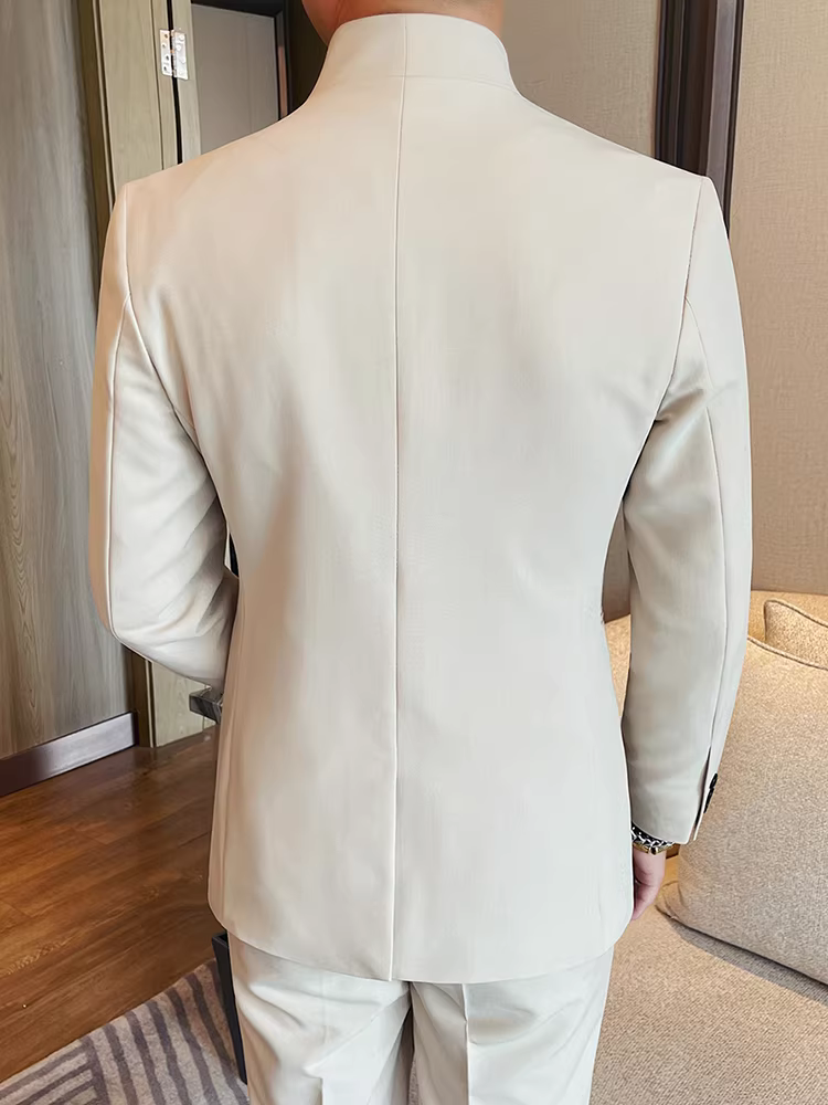 Bộ vest nam màu xanh lá cây, cổ trái cây, hai hàng khuy, kiểu dáng lịch lãm, thanh lịch, thời trang, gọn gàng, ôm dáng, bộ hai mảnh.