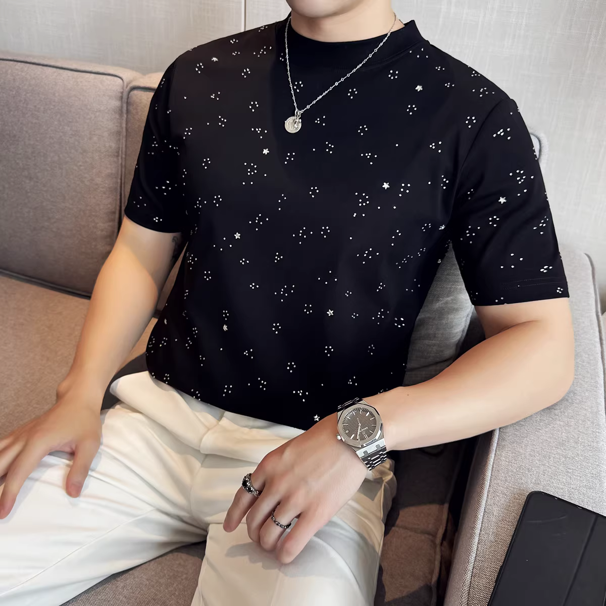 Áo thun nam tay ngắn cổ tròn thiết kế đính đá thời thượng, phong cách mùa hè mới, thời trang, co giãn, ôm dáng, đa năng.