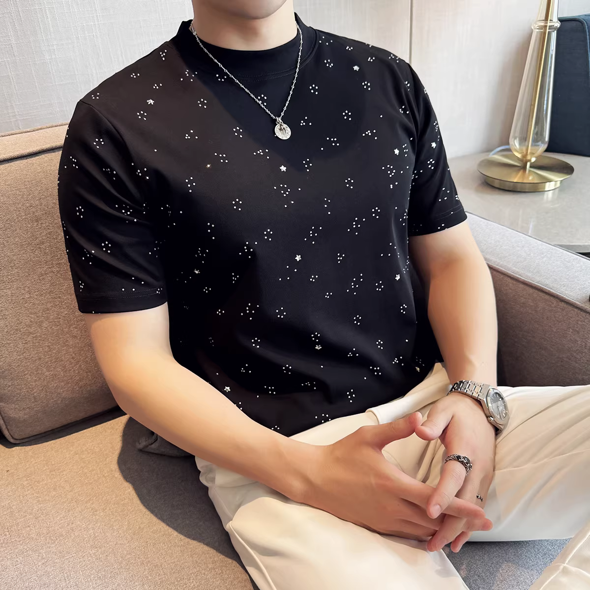 Áo thun nam tay ngắn cổ tròn thiết kế đính đá thời thượng, phong cách mùa hè mới, thời trang, co giãn, ôm dáng, đa năng.